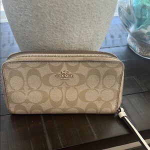 Coach Signature Zip-Around Wallet in Beige/Tan